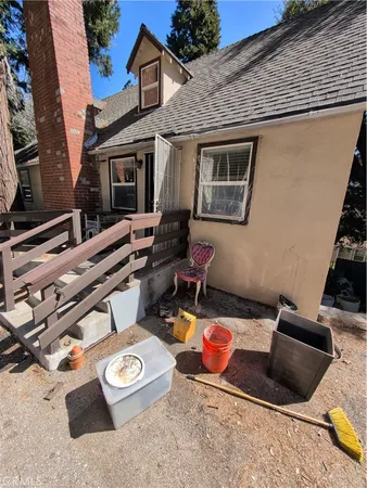 $250,000 | 797 West Village Lane, Crestline, CA 92325