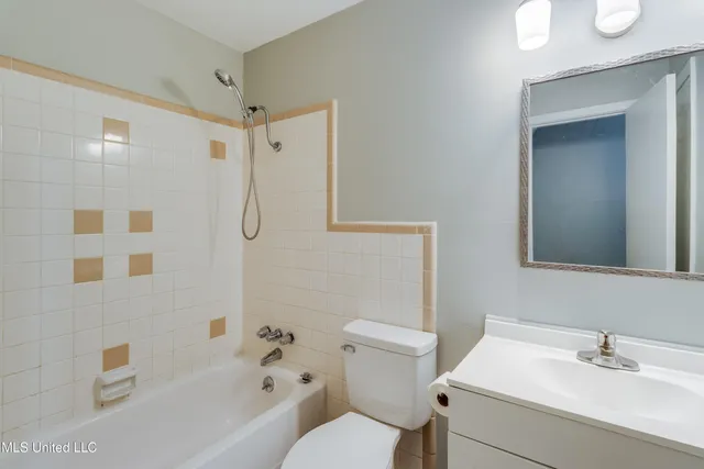 $1,850 | 2211 Old Popp's Ferry Road, Biloxi, MS 39532