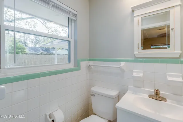 $1,850 | 2211 Old Popp's Ferry Road, Biloxi, MS 39532