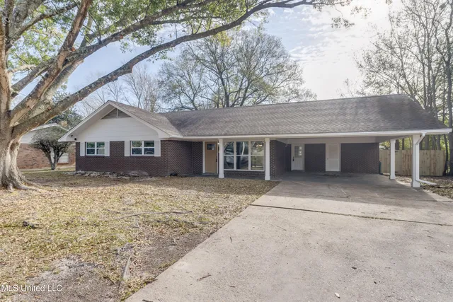 $1,850 | 2211 Old Popp's Ferry Road, Biloxi, MS 39532