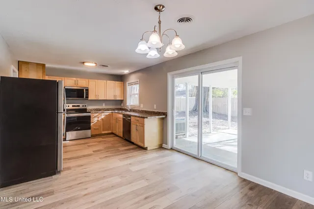 $1,850 | 2211 Old Popp's Ferry Road, Biloxi, MS 39532