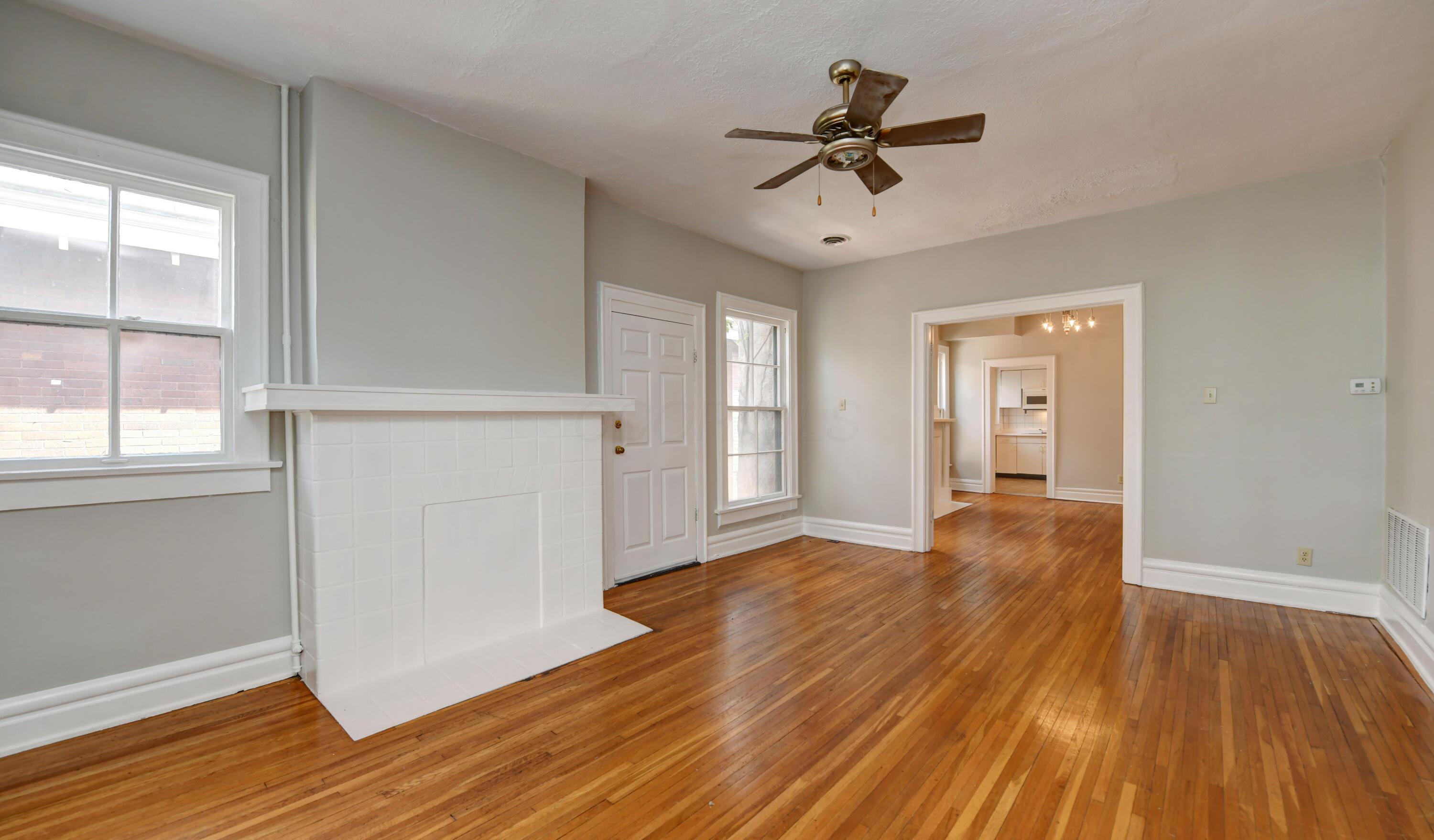 1427 1/2 Bryden Road Columbus, OH 43205 - Photo 7 of 24 Living Room