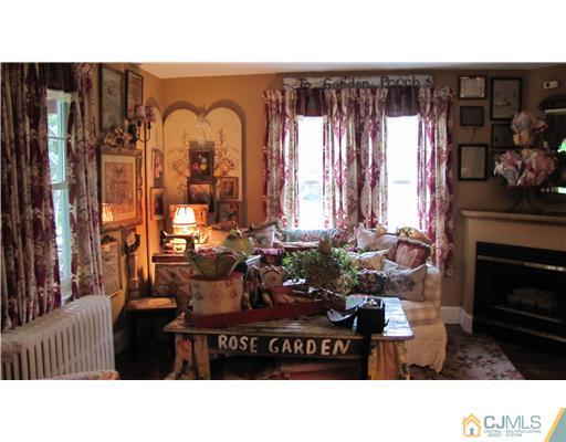 11 Heathcote Road Kingston, NJ 08528 - Photo 3 of 10 Gallery Image 3