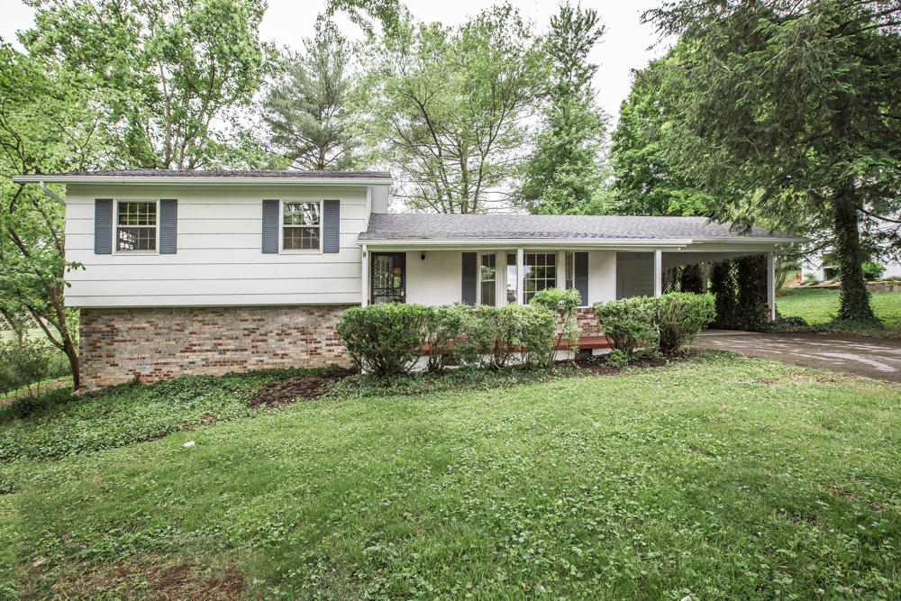 4316 Crestfield Road Knoxville, TN 37921 - Photo 1 of 18 _MG_0595w