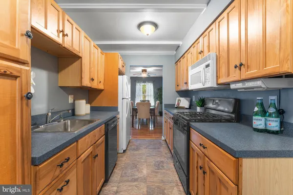 $2,800 | 14710 Bentley Square, Centreville, VA 20120