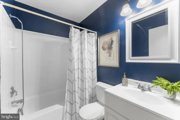 $2,800 | 14710 Bentley Square, Centreville, VA 20120