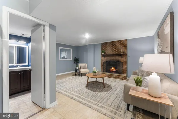 $2,800 | 14710 Bentley Square, Centreville, VA 20120