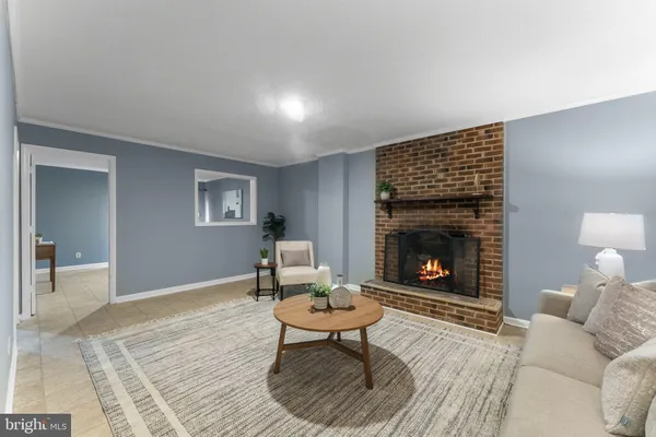 $2,800 | 14710 Bentley Square, Centreville, VA 20120