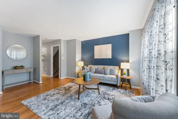 $2,800 | 14710 Bentley Square, Centreville, VA 20120