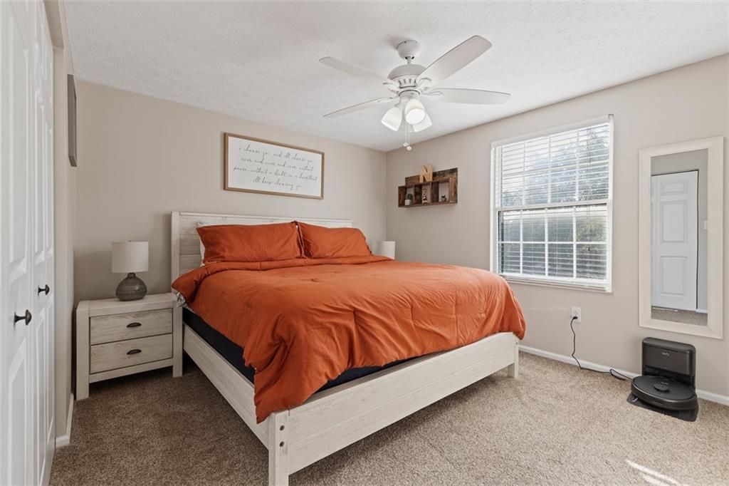 5079 Windriver Drive McKees Rocks, PA 15136 - Photo 20 of 50 a bedroom with a bed and a window