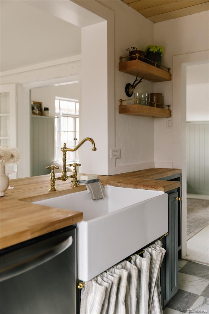 3917 Haddon Road Denver, CO 80205 - Photo 18 of 49