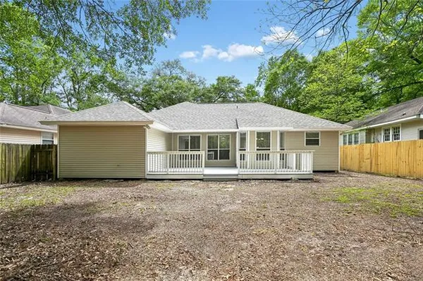 $315,000 | 1420 West 20th Avenue, Covington, LA 70433