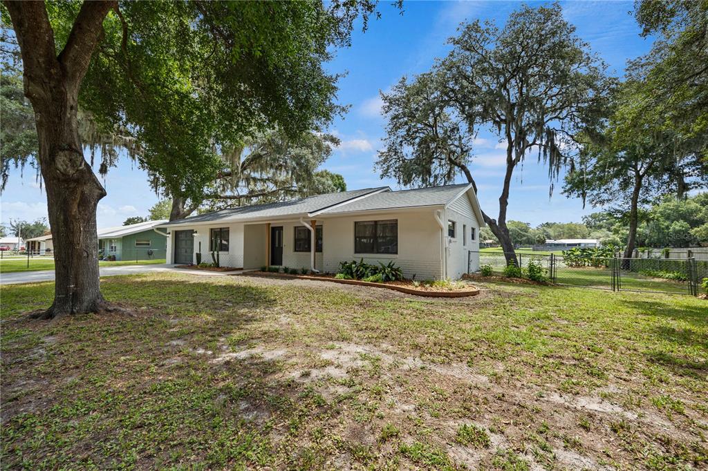 2457 South Summerwood Point Inverness, FL 34450 - Photo 3 of 52