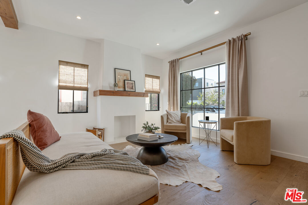 1280 South Sycamore Avenue Los Angeles, CA 90019 - Photo 12 of 74