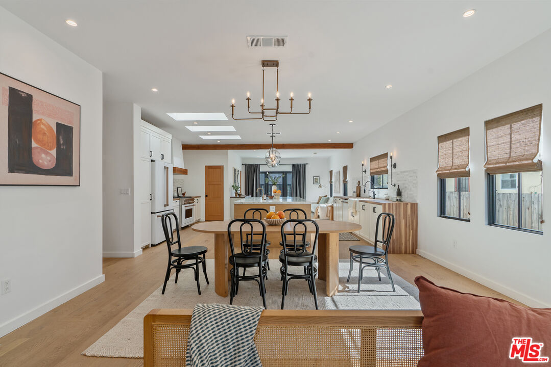 1280 South Sycamore Avenue Los Angeles, CA 90019 - Photo 13 of 74