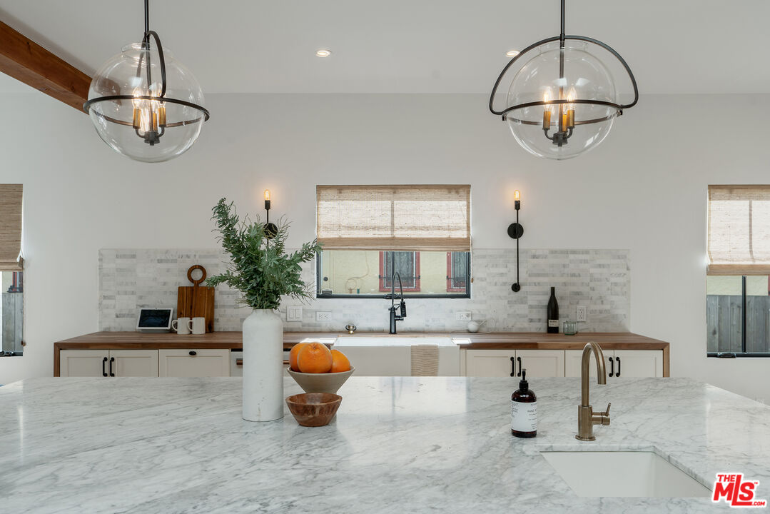 1280 South Sycamore Avenue Los Angeles, CA 90019 - Photo 21 of 74