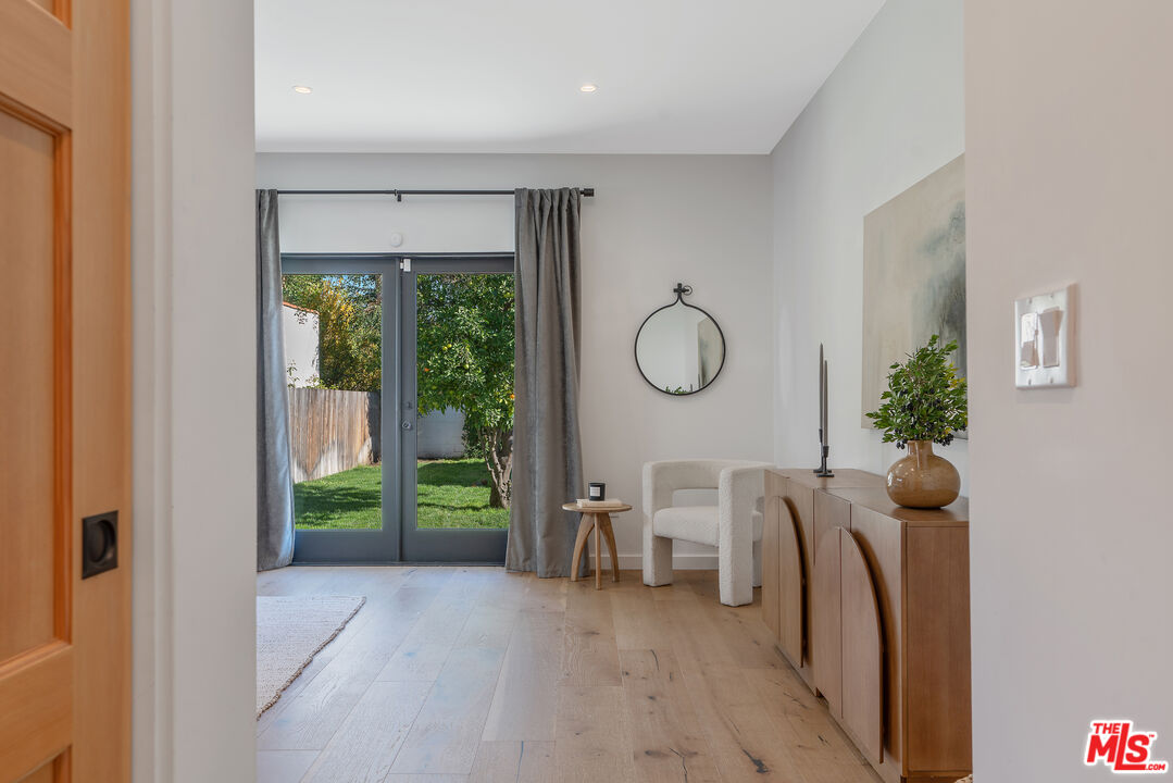 1280 South Sycamore Avenue Los Angeles, CA 90019 - Photo 26 of 74