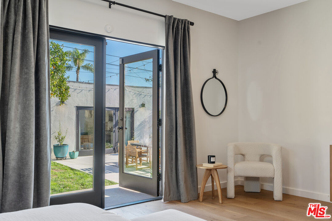 1280 South Sycamore Avenue Los Angeles, CA 90019 - Photo 31 of 74