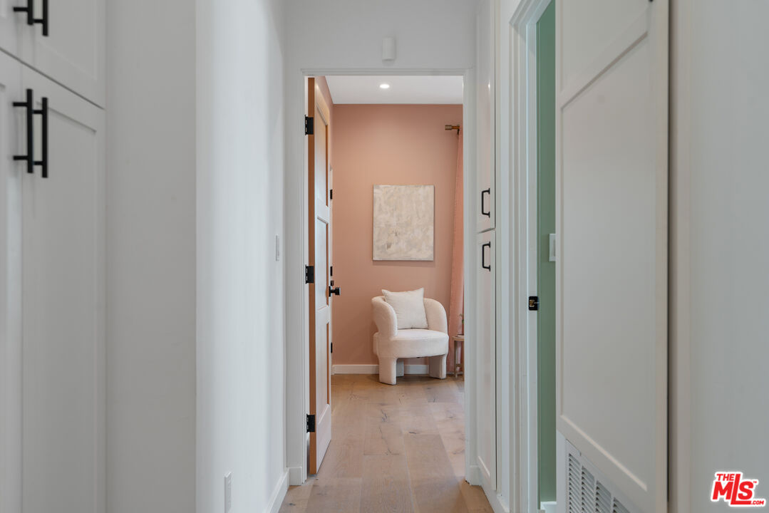 1280 South Sycamore Avenue Los Angeles, CA 90019 - Photo 35 of 74