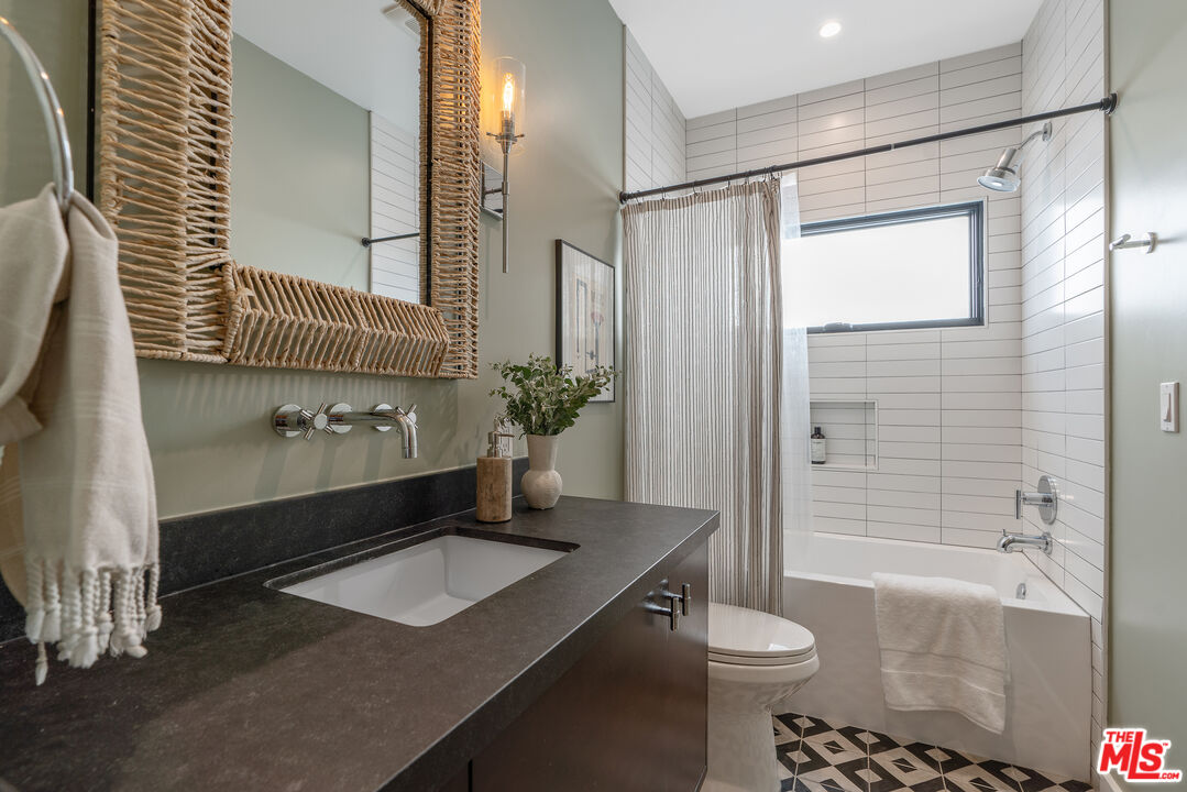 1280 South Sycamore Avenue Los Angeles, CA 90019 - Photo 42 of 74