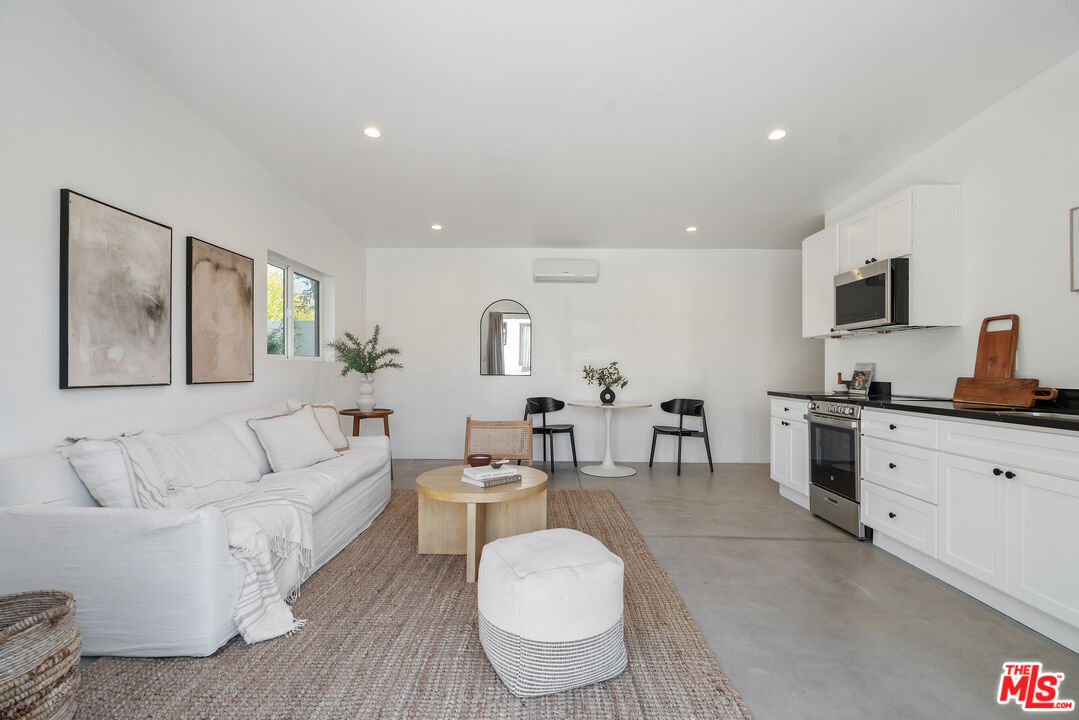 1280 South Sycamore Avenue Los Angeles, CA 90019 - Photo 45 of 74