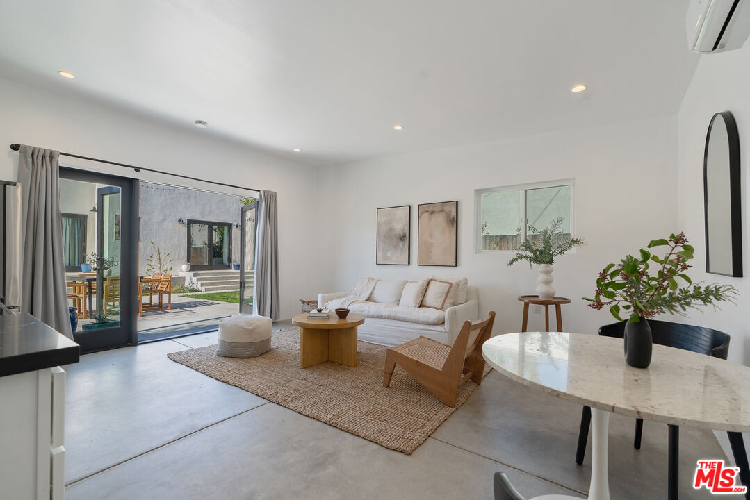 1280 South Sycamore Avenue Los Angeles, CA 90019 - Photo 46 of 74