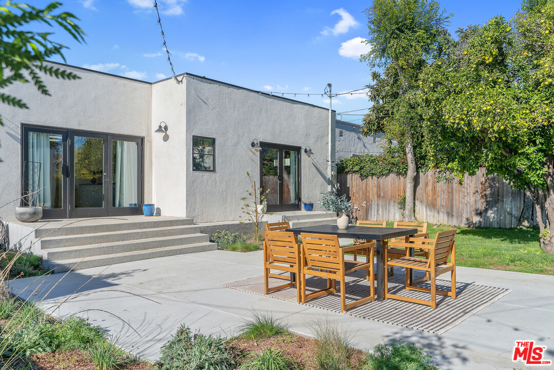 1280 South Sycamore Avenue Los Angeles, CA 90019 - Photo 57 of 74