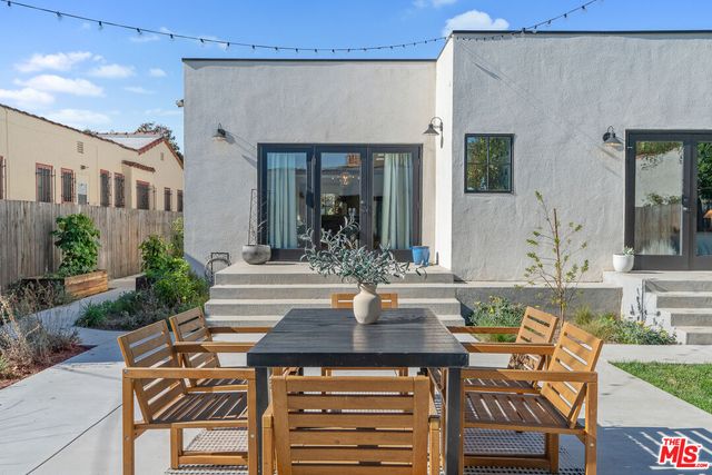 $2,079,000 | 1280 South Sycamore Avenue, Los Angeles, CA 90019