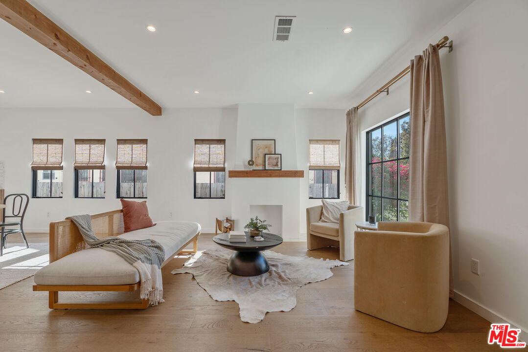 1280 South Sycamore Avenue Los Angeles, CA 90019 - Photo 10 of 74