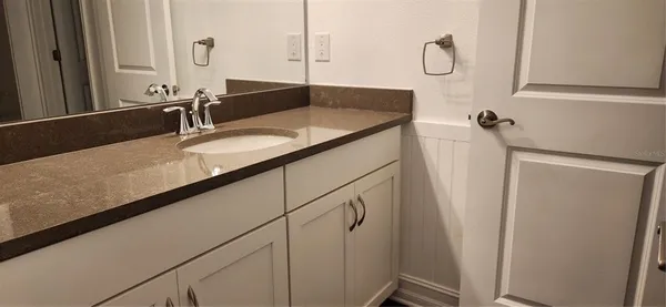 $4,650 | 7592 Aguila Drive, Sarasota, FL 34240