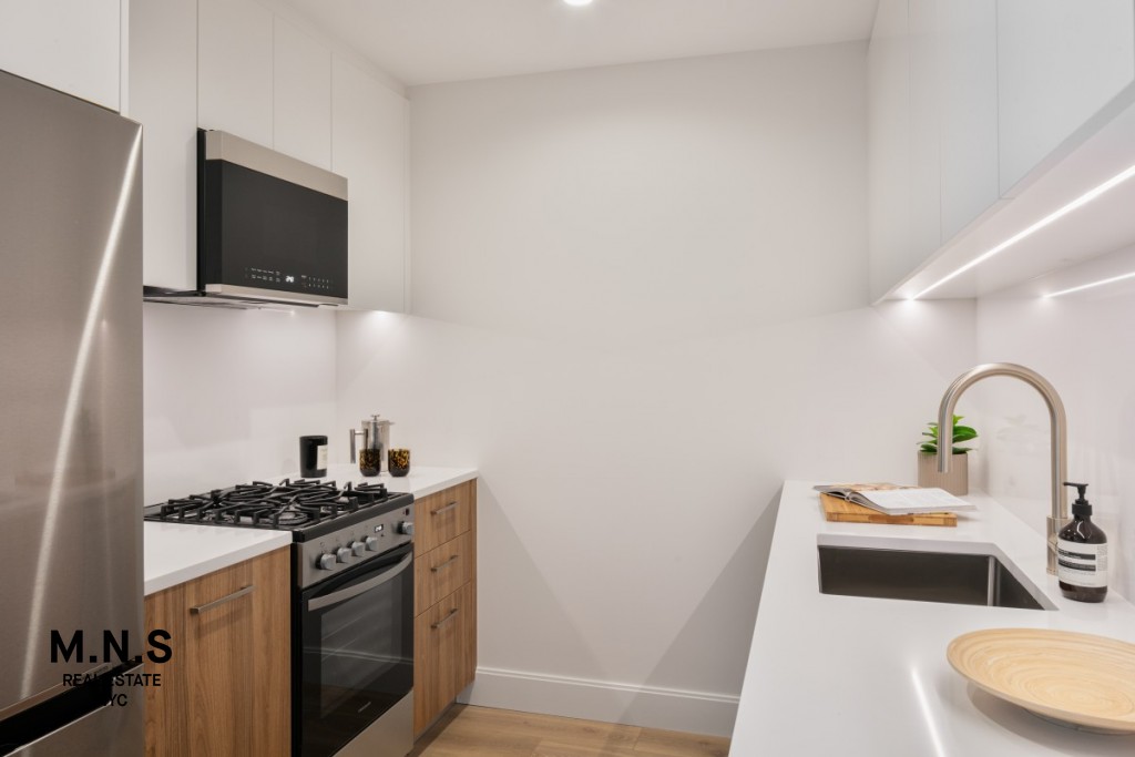 23-15 44th Road, Unit 63F Queens, NY 11101 - Photo 16 of 42