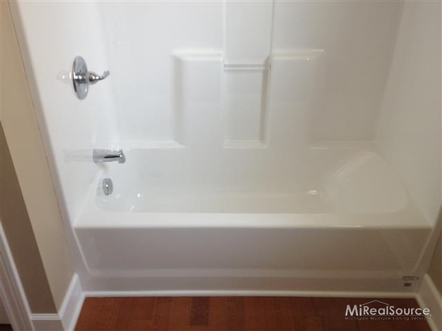 7441 Lakeshore Road Lexington, MI 48450 - Photo 18 of 23 31143736-17.JPG