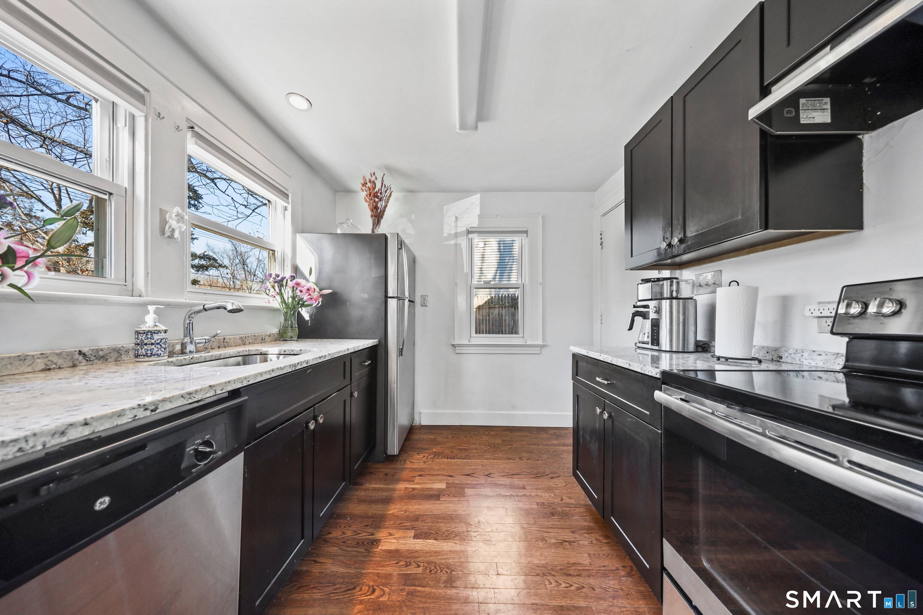 196 Waite Street Hamden, CT 06517 - Photo 4 of 13