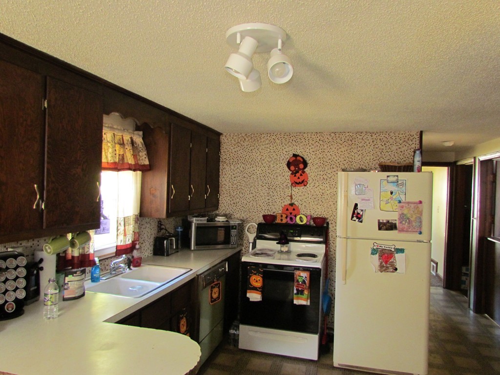 1116 Page Boulevard Springfield, MA 01104 - Photo 7 of 15 Gallery Image 7