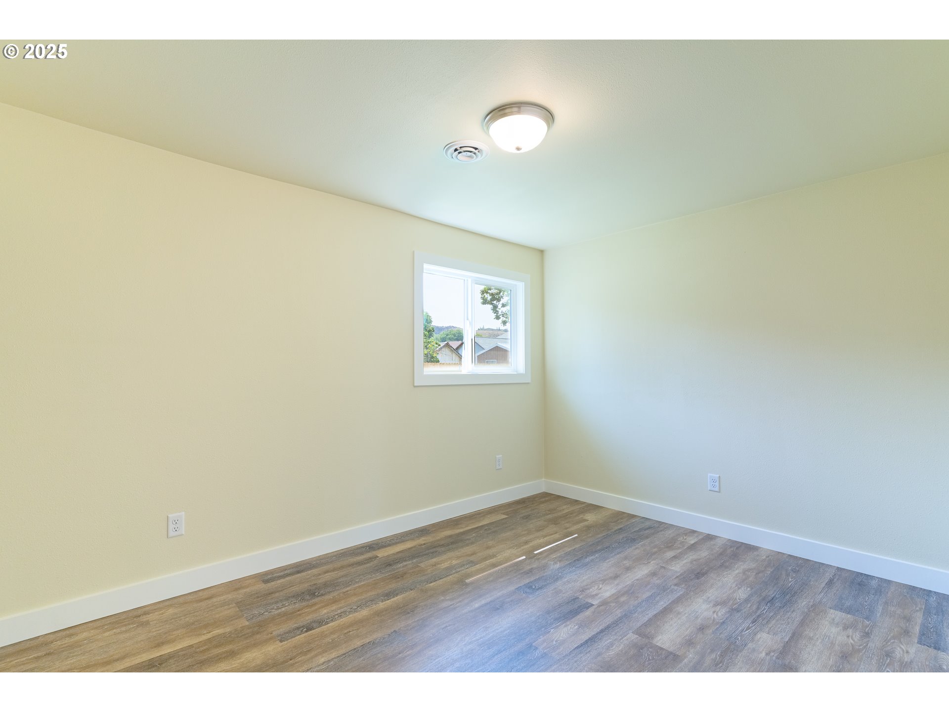 1895 Balm Street Baker City, OR 97814 - Photo 24 of 32 a view of an empty room