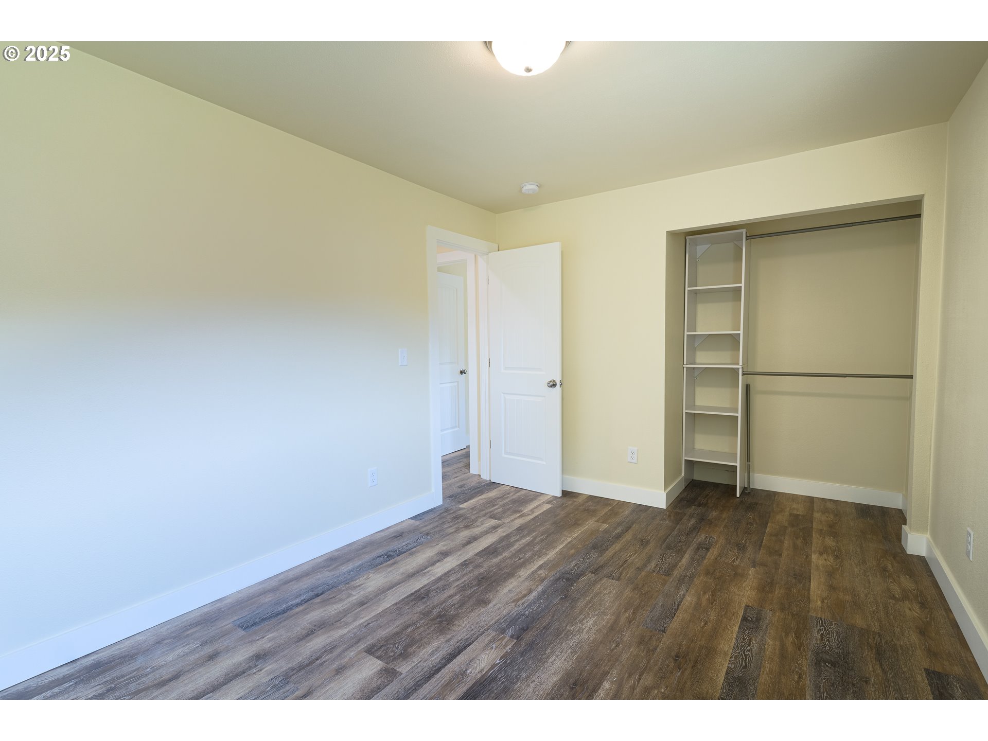 1895 Balm Street Baker City, OR 97814 - Photo 25 of 32 a view of an empty room
