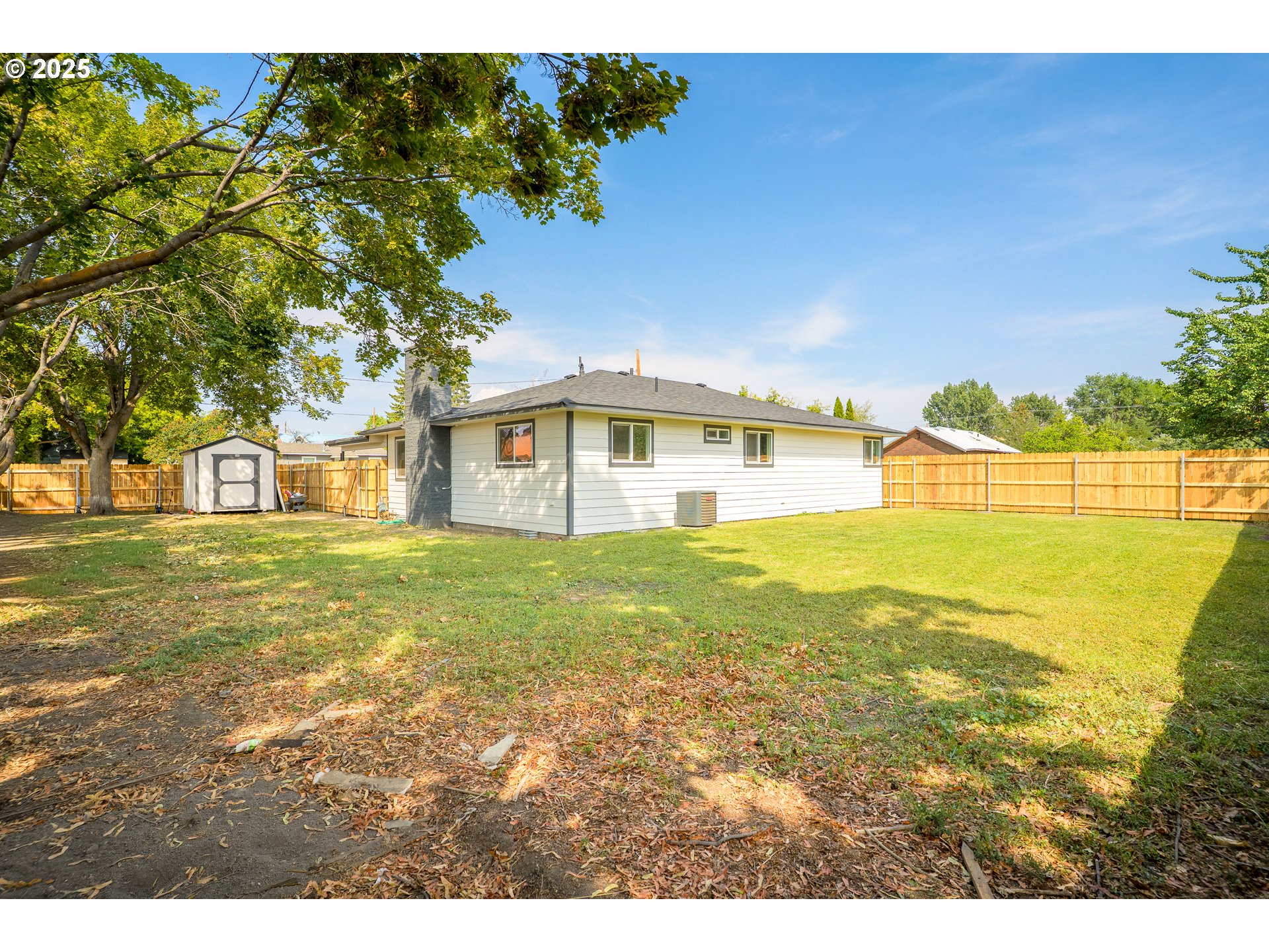 1895 Balm Street Baker City, OR 97814 - Photo 3 of 32 a view of an ocean view