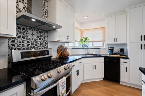 $875,000 | 10725 South 8th Avenue, Inglewood, CA 90303