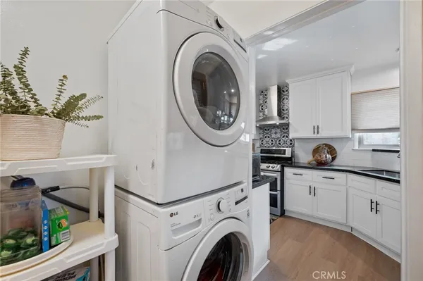 $875,000 | 10725 South 8th Avenue, Inglewood, CA 90303