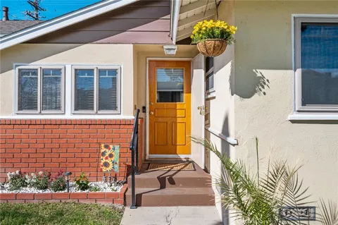 $875,000 | 10725 South 8th Avenue, Inglewood, CA 90303