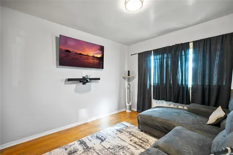 $875,000 | 10725 South 8th Avenue, Inglewood, CA 90303