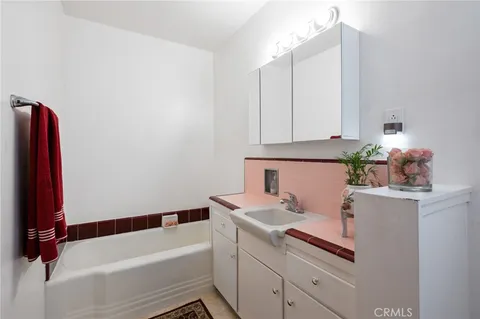 $875,000 | 10725 South 8th Avenue, Inglewood, CA 90303