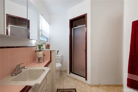 $875,000 | 10725 South 8th Avenue, Inglewood, CA 90303