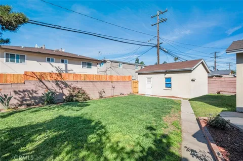 $875,000 | 10725 South 8th Avenue, Inglewood, CA 90303