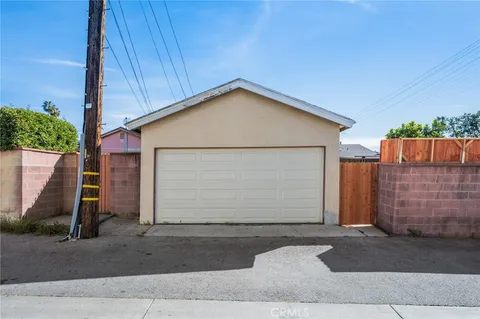 $875,000 | 10725 South 8th Avenue, Inglewood, CA 90303
