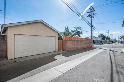 $875,000 | 10725 South 8th Avenue, Inglewood, CA 90303