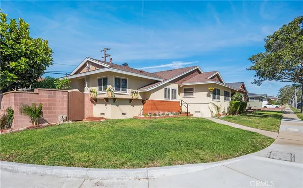 $875,000 | 10725 South 8th Avenue, Inglewood, CA 90303