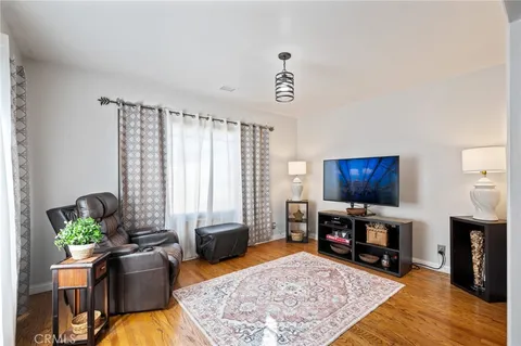 $875,000 | 10725 South 8th Avenue, Inglewood, CA 90303