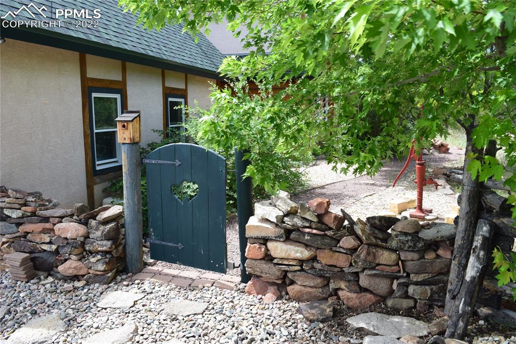 3311 County Road 103 Florence, CO 81226 - Photo 31 of 50 a backyard of a house with lots of green space