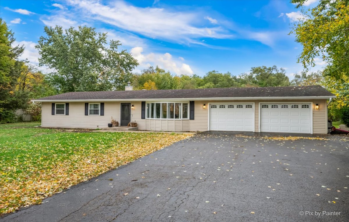 9520 Stacy Lane Union, IL 60180 - Photo 3 of 45 front view of house with a yard